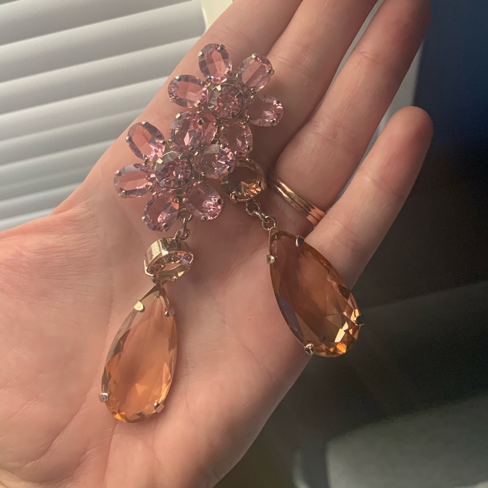 Beautiful max mara clip on earrings 🌸